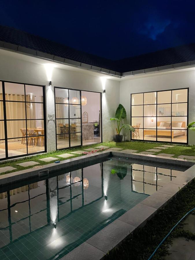 Allure Villa Cempaka Private Pool Kuantan Bagian luar foto
